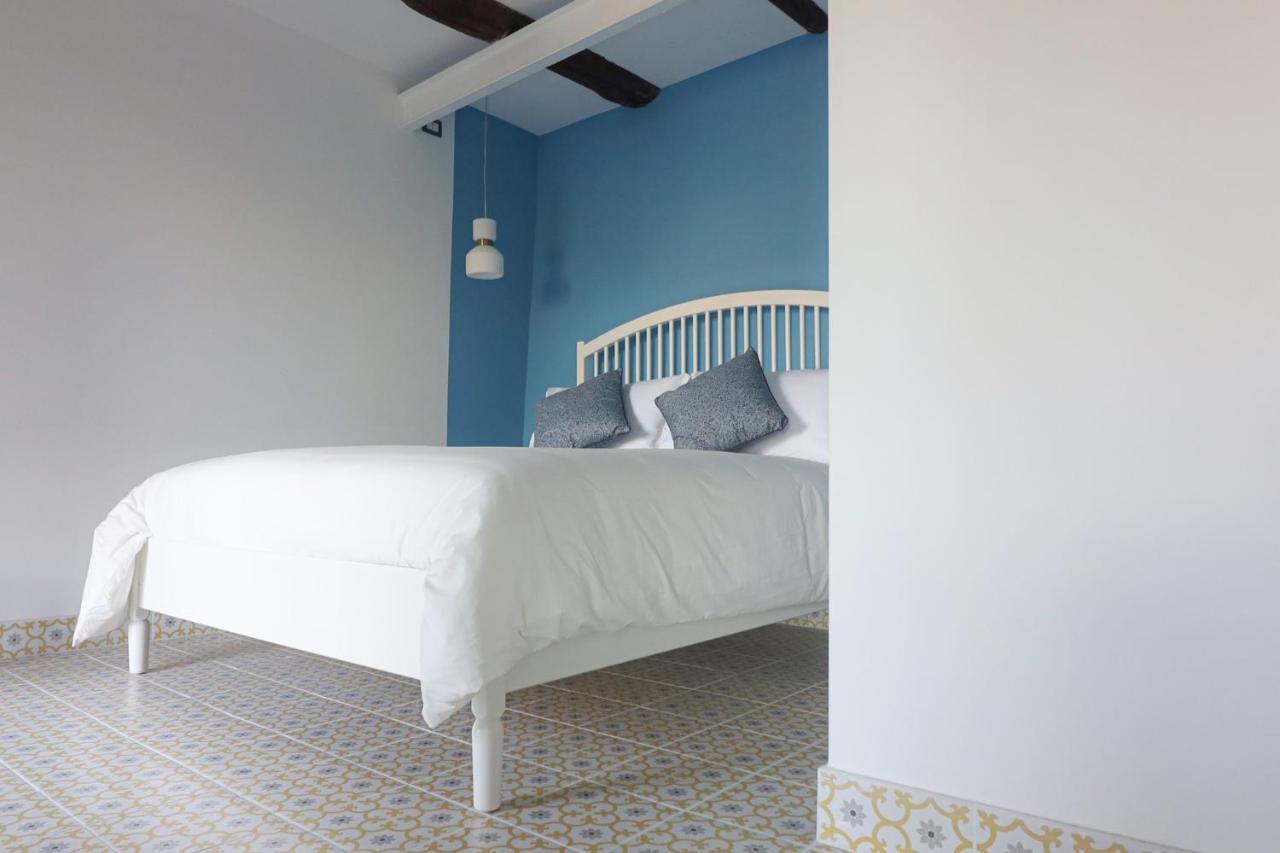 Вилла La Casa Del Bosco - Unique Two Floors House With Garden Неаполь Экстерьер фото